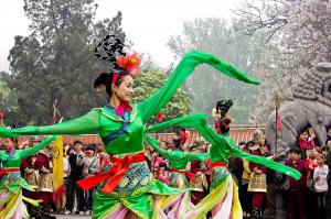 Luoyang Penoy Festival Dancing